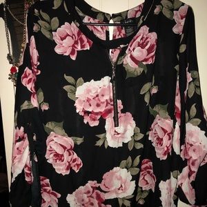 Black Floral Justify Top